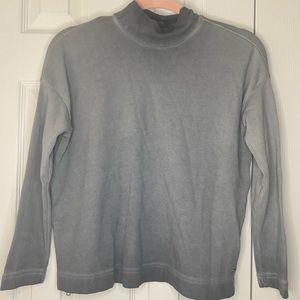 American Eagle Turtle Neck Sweater